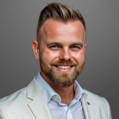 Jordan Lake - Customer Experience Leader - MLI